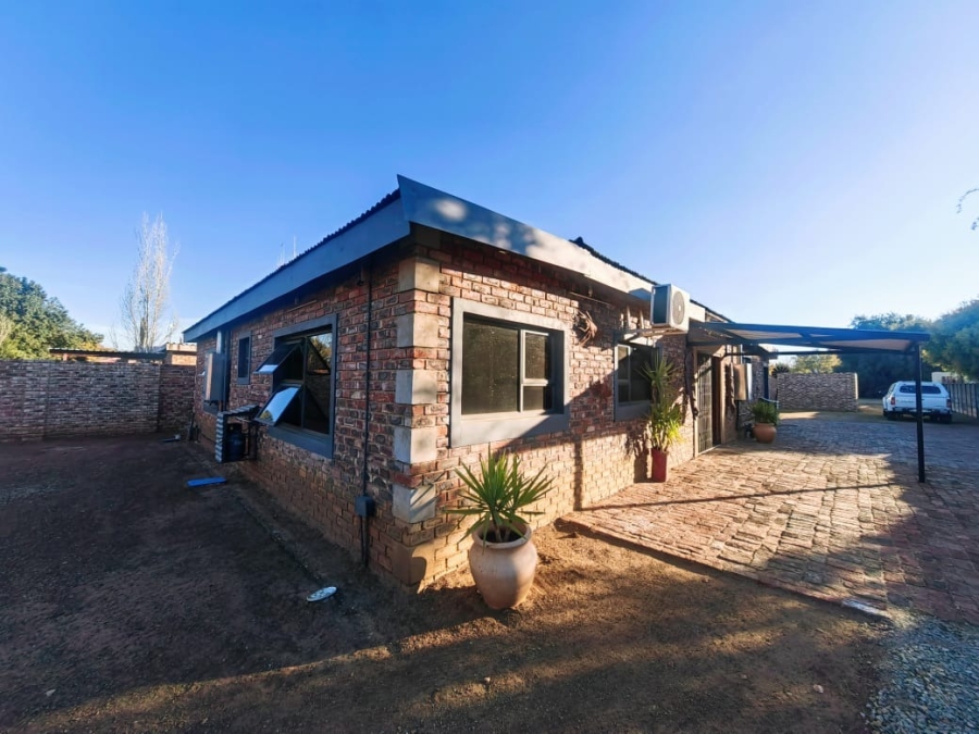 2 Bedroom Property for Sale in Miederpark North West